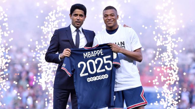 Mbappé en su última renovación con el PSG