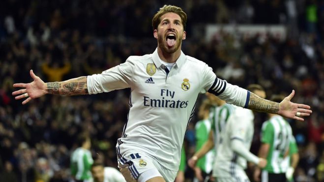 Sergio Ramos celebrando un gol con el Real Madrid