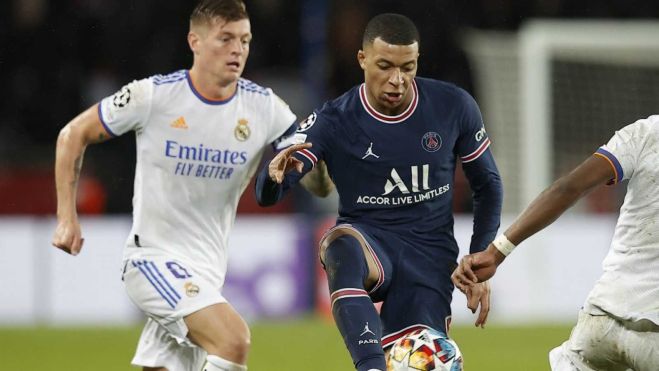 Toni Kroos y Kylian Mbappé en un partido de Champions de hace 2 temporadas