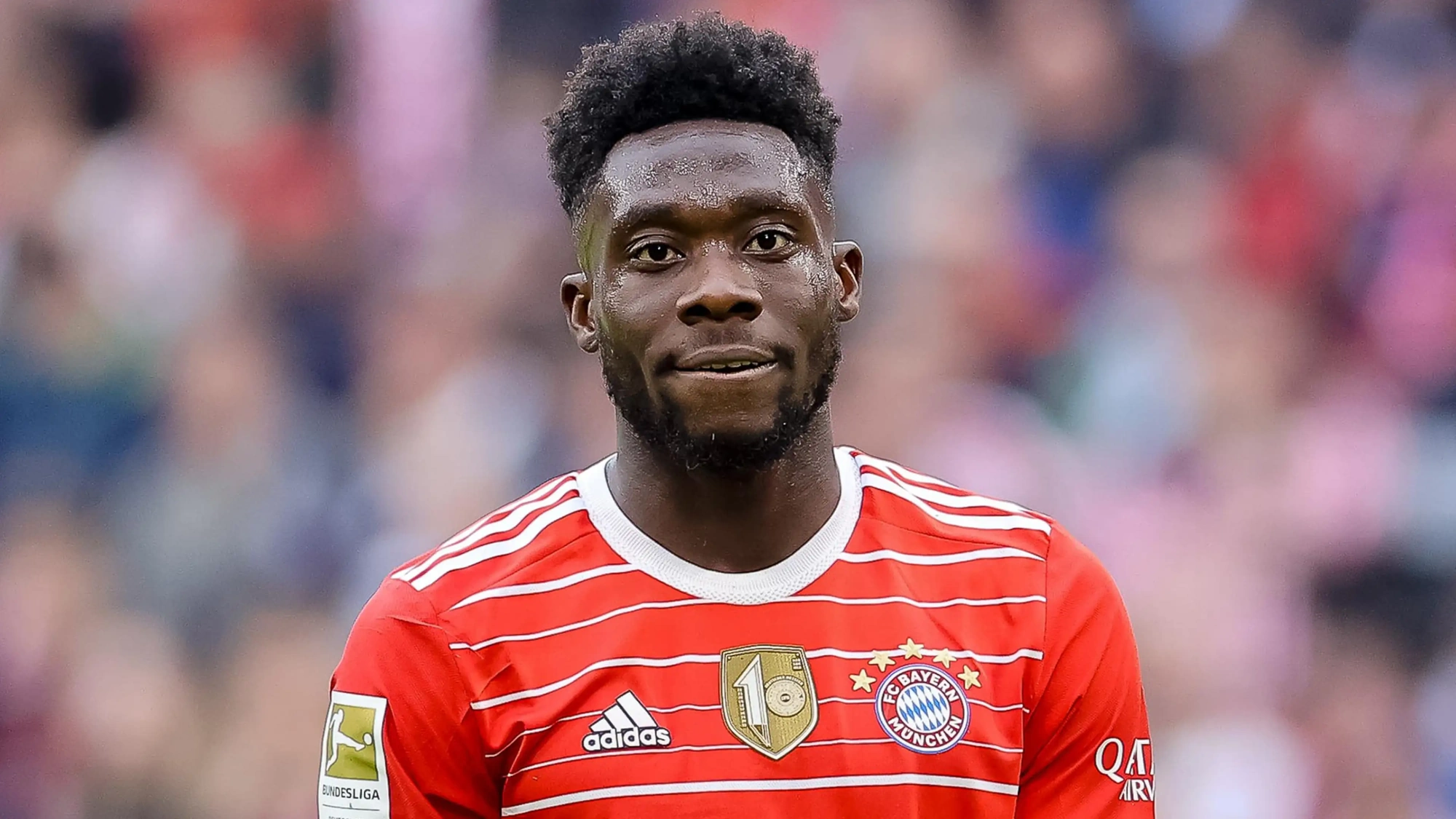 La alternativa a Alphonso Davies llega desde Italia económico, conoce la casa y capacitado