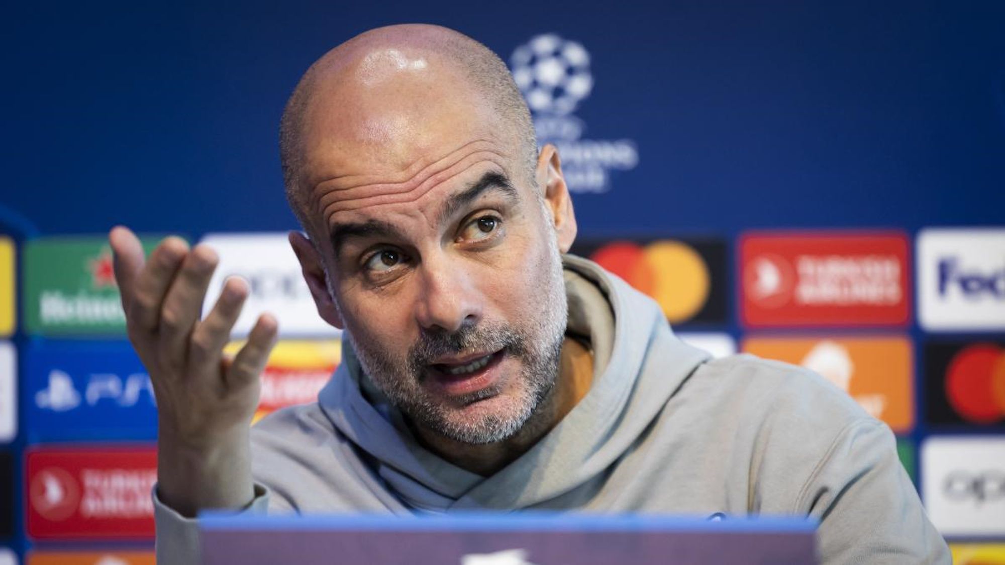 Guardiola Se La Juega Al Barça, Robo De Un Jugador En Sus Narices: Se ...