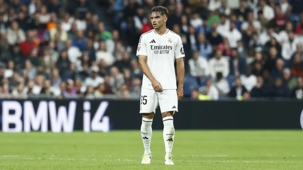 Raúl Asencio ante Osasuna