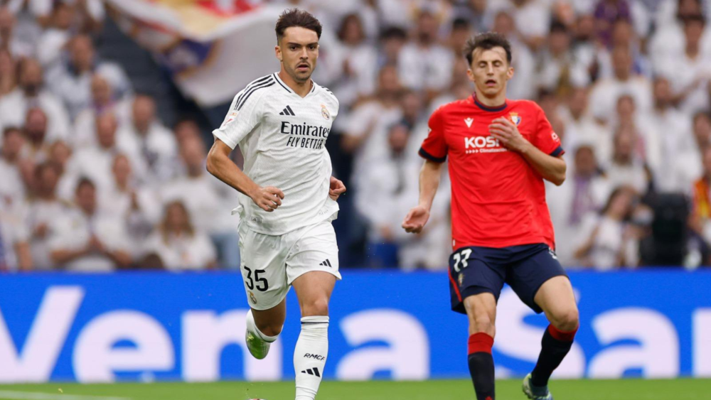 Raúl Asencio durante el partido ante el Osasuna