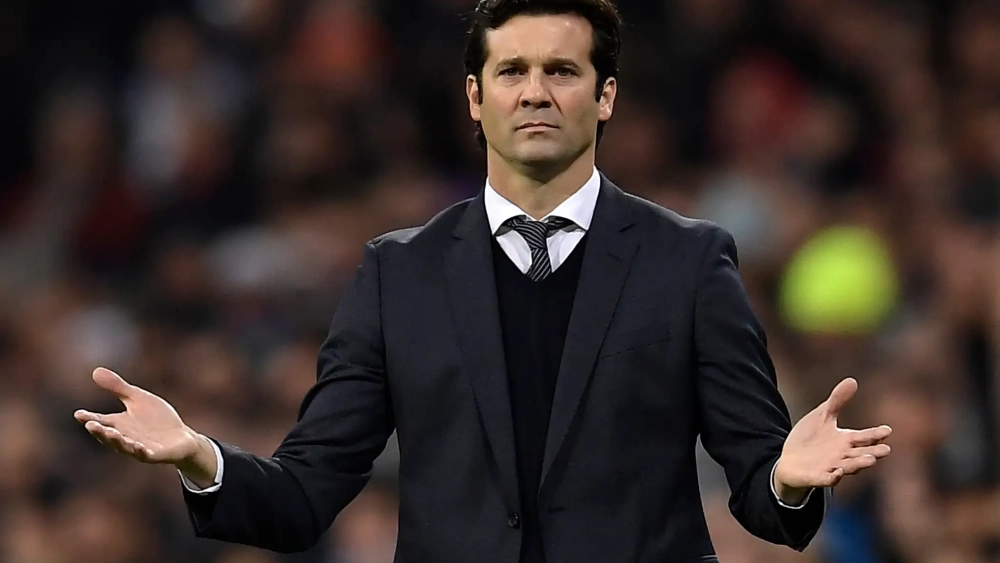 Santiago Solari con los brazos abiertos