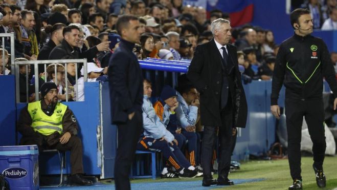 Carlo Ancelotti felicitó a sus jugadores tras la victoria frente al CD Leganés.