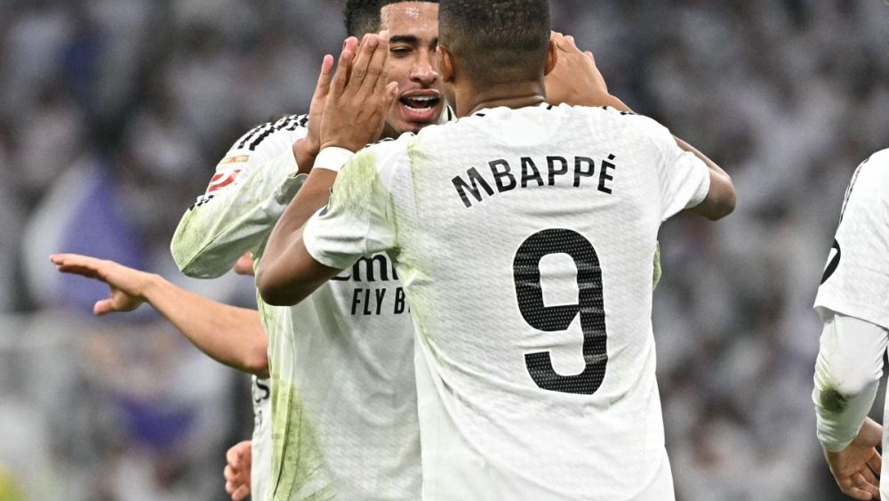 Mbappé con Bellingham celebrando en el partido de ayer contra el Getafe