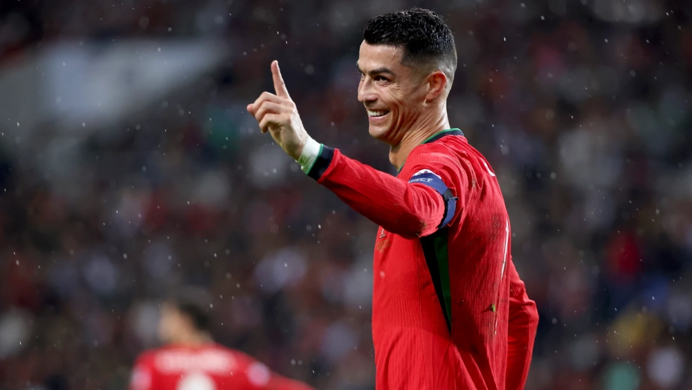 Cristiano Ronaldo sonriendo con su selección, la de Portugal