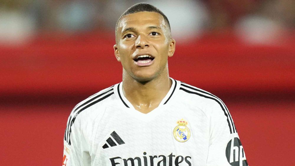 Kylian Mbappé en pleno partido con el Real Madrid