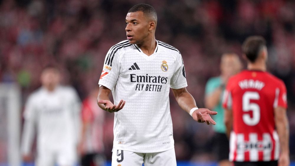 Mbappé no entiende algo en el partido de ayer en Bilbao