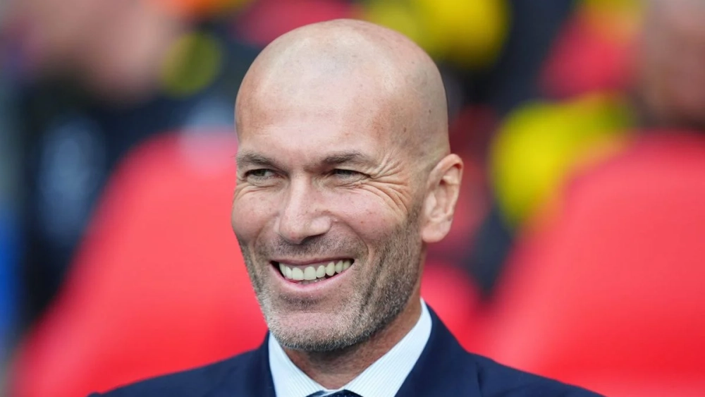 Zinedine Zidane sonriendo.