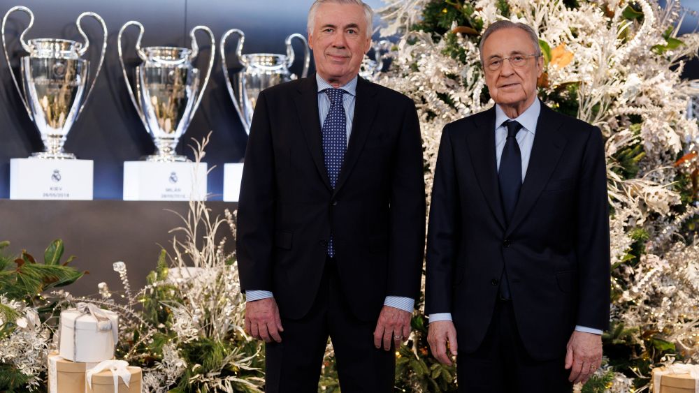 Carlo Ancelotti y Florentino Pérez en el discurso de Navidad del Real Madrid.