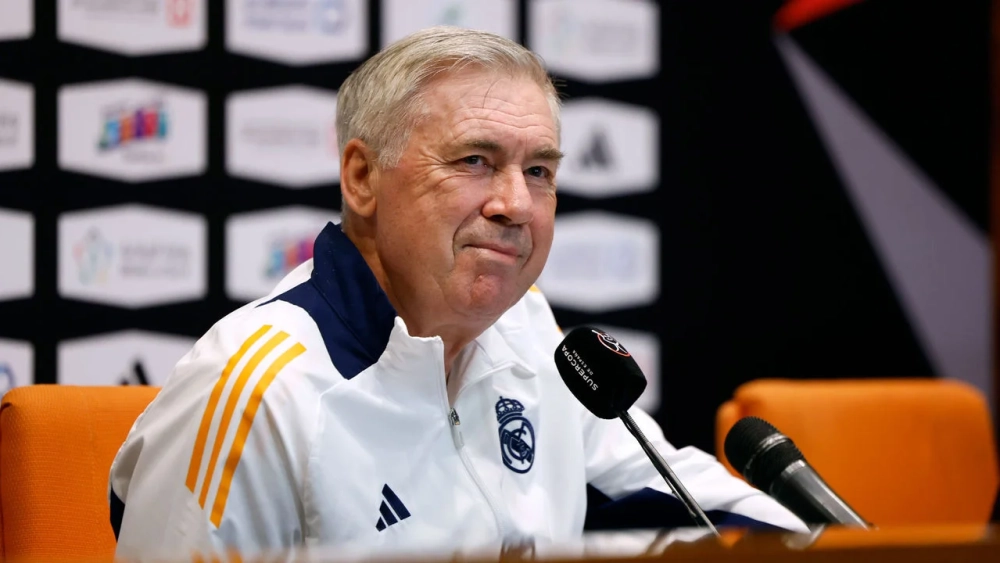 Carlo Ancelotti en sala de prensa en la Supercopa de España