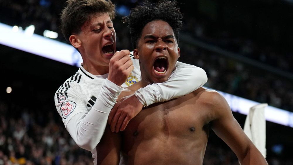 Endrick, junto a Arda Guler, celebra uno de sus goles ante el Celta de Vigo.