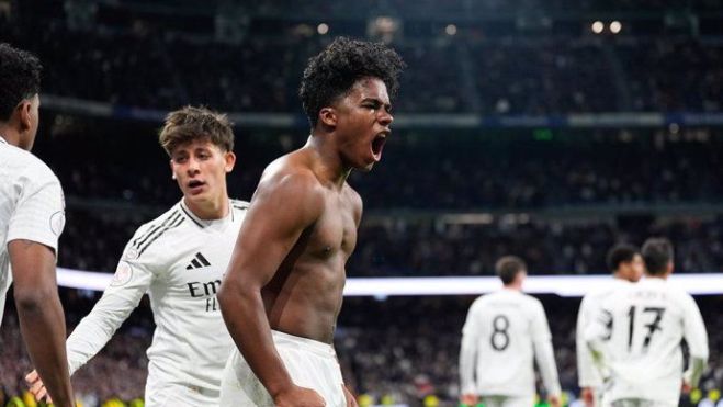 Endrick celebrando uno de sus goles de ayer en el Real Madrid Celta