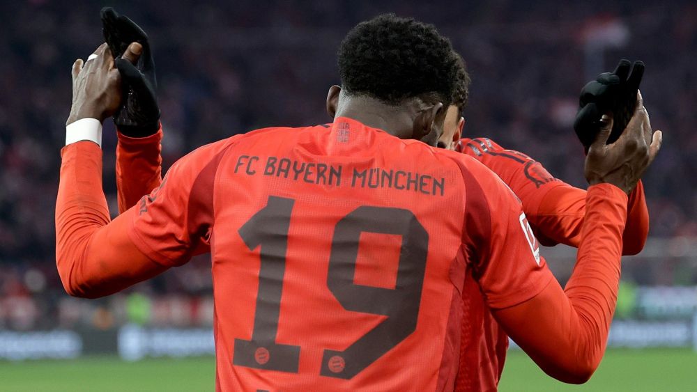 Davies de espaldas esta temporada con el Bayern de Múnich