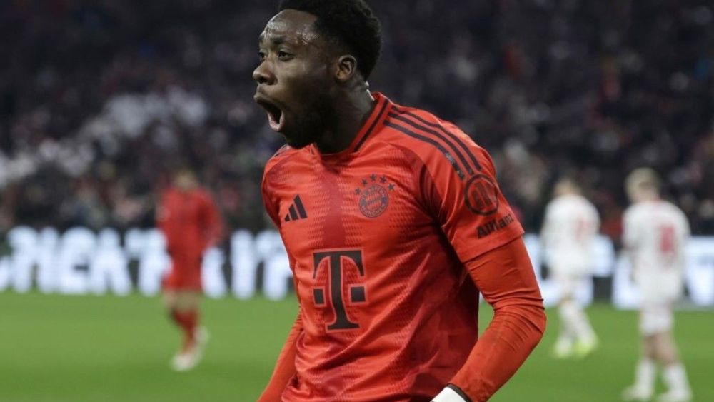 Alphonso Davies celebrando con el Bayern de Múnich