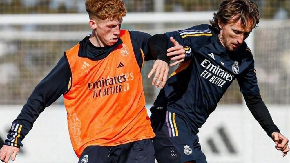 Jeremy de Leon entrenando con Modric