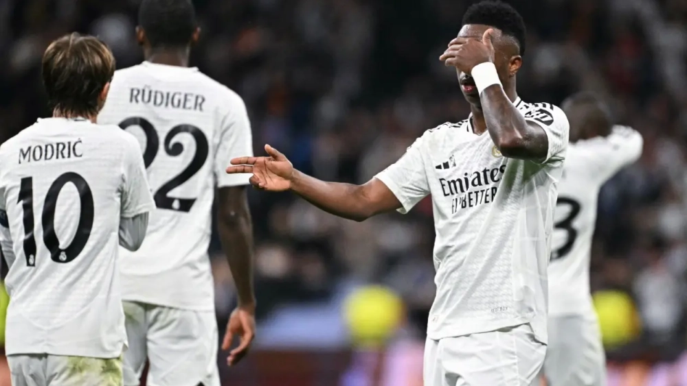 Vinicius Jr. anotó dos goles en la victoria del Real Madrid frente al RB Salzburgo.