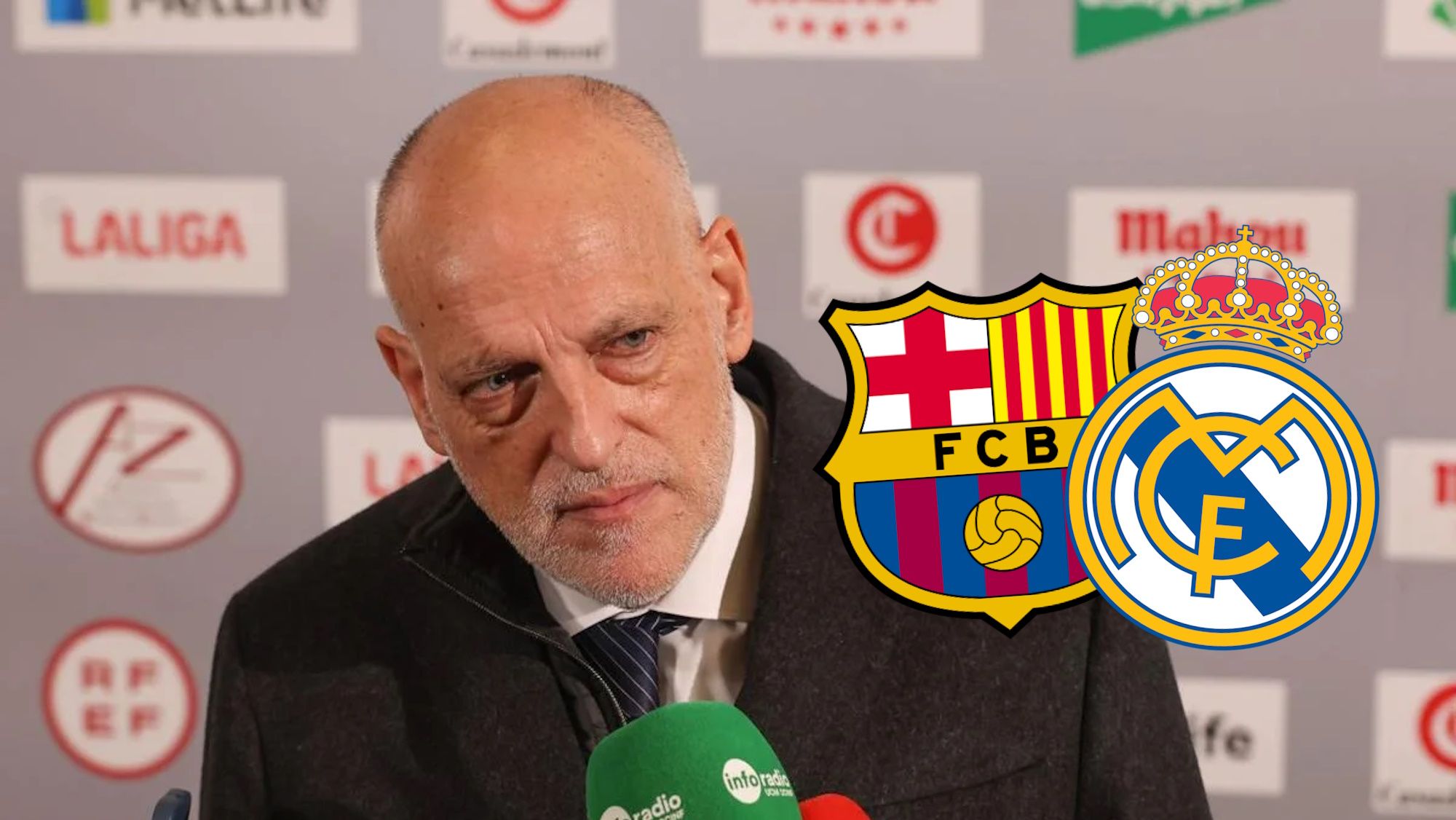 Javier Tebas con escudos de Barça y Real Madrid