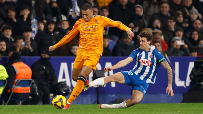 Entrada de Carlos Romero a Mbappé