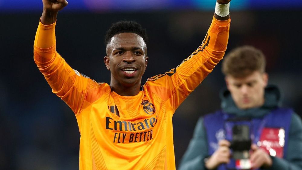 Vinicius celebrando después del partido en Manchester contra el City