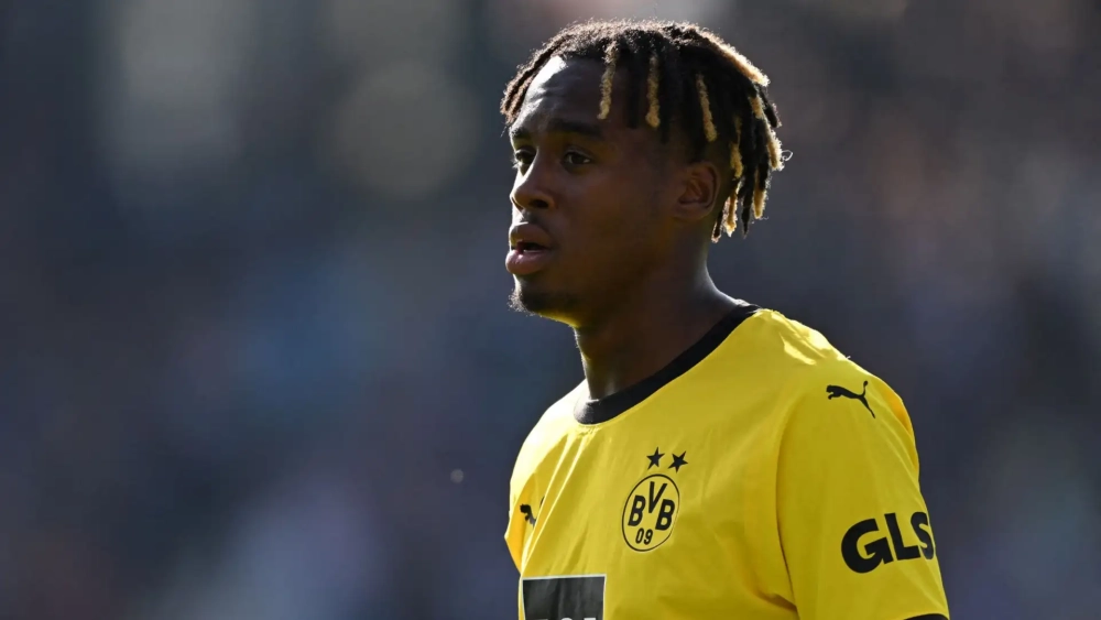 Jamie Bynoe Gittens con el Borussia Dortmund